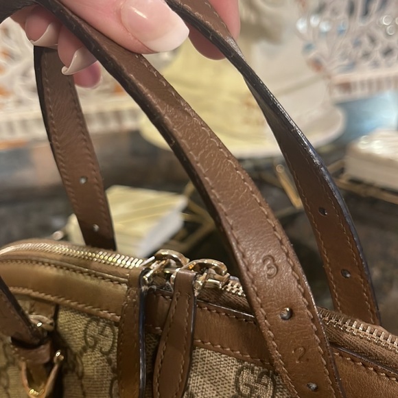 Luxury GUCCI BIEGE LEATHER TRIM WITH GG CANVAS THROUGHOUT IN EXCELLENT CONDITION - Picture 12 of 13